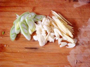豆芽炝锅面的做法图解1