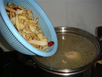 沙参玉竹老鸭汤的做法步骤3