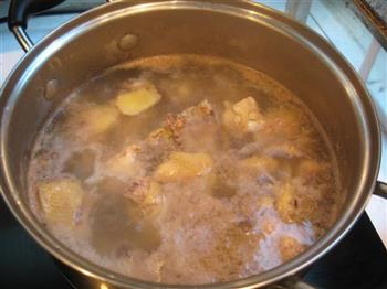 茶树菇炖鸡汤的做法步骤3
