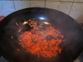 腊肉蔬菜炒饭的做法步骤5