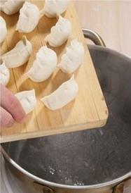 青菜酱肉饺子的做法步骤5