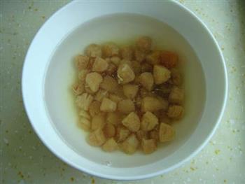 白萝卜瑶柱猪骨汤的做法步骤2