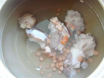 白萝卜瑶柱猪骨汤的做法步骤5