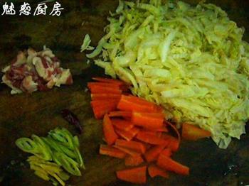 胡萝卜炒白菜的做法步骤1