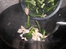 花菇肉丝年糕汤的做法步骤5