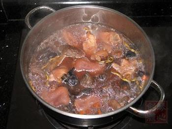 红菇猪手汤的做法步骤4