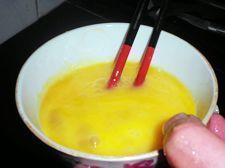 韭菜炒蛋的做法步骤3