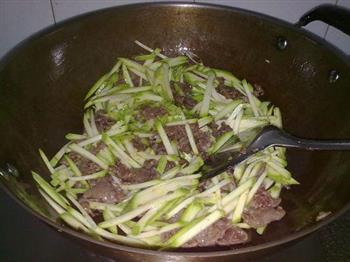 西葫芦炒牛肉的做法步骤6