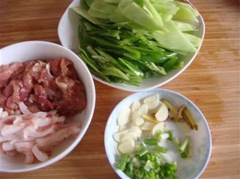 莴笋炒肉的做法步骤1