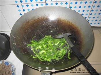 青椒炒牛肉丝的做法步骤5
