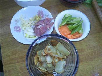 干锅土豆片的做法步骤3