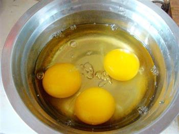 香菇番茄炒鸡蛋的做法步骤1