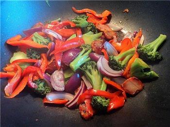 叉烧百搭炒时蔬菜的做法步骤8