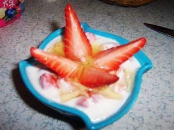草莓蜂蜜酸奶的做法图解5