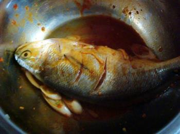 蒜香烧烤黄花鱼的做法步骤6
