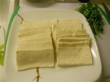 皮蛋豆腐的做法图解2