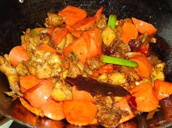 干锅鸡炖胡萝卜的做法步骤3