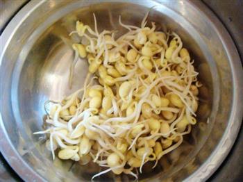 黄豆芽炒蒜薹的做法步骤1