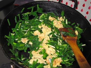 韭菜煎蛋的做法步骤8