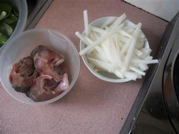 萝卜丝生鱼汤的做法步骤1