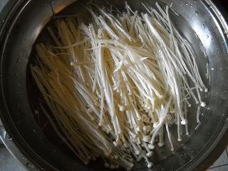 腊八豆拌金针菇的做法步骤4