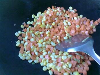 胡萝卜玉米蛋炒饭的做法步骤12