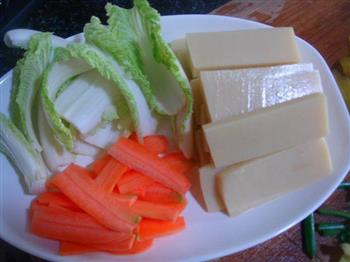 潮洲酸菜烩米豆腐的做法图解2