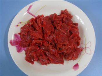 莴笋泡椒炒牛肉的做法步骤1