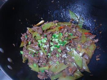 莴笋泡椒炒牛肉的做法步骤10