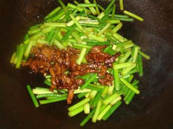 蒜苔炒牛肉的做法步骤7