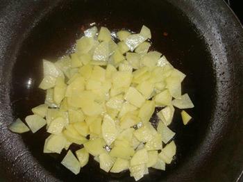 土豆片炒肉的做法步骤6