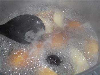 黑木耳苹果排骨汤的做法图解4