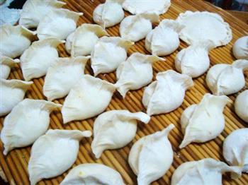 胡萝卜香菇猪肉水饺的做法步骤13
