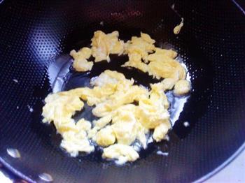 鸡蛋炝锅疙瘩汤的做法步骤2