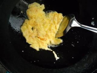 酱炒扁豆蛋的做法步骤3