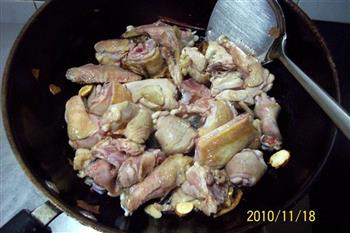 红烧五香栗子鸡的做法步骤10