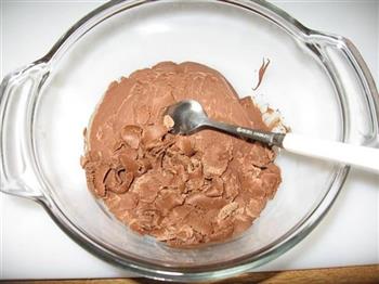 巧克力生日蛋糕的做法步骤2