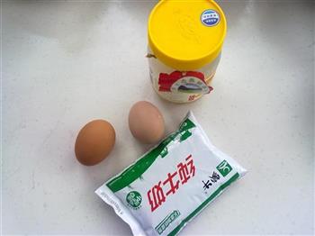 微波炉牛奶炖蛋的做法步骤1