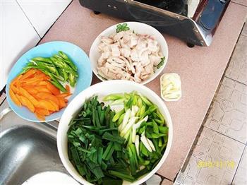 胡萝卜蒜苗回锅肉的做法步骤3