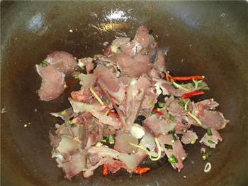 粉丝白菜烧牛肉的做法步骤6