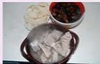 松茸排骨莲藕汤的做法步骤2