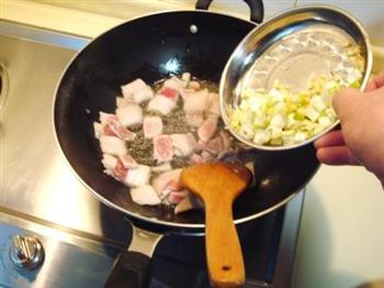 蚝油焖双菇肉片的做法步骤6