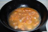 泡菜海鲜锅的做法步骤3