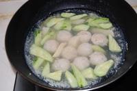 黄瓜笋片丸子汤的做法步骤4