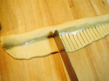 毛毛虫奶酪面包的做法步骤9