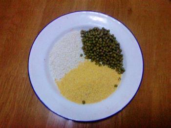 花生绿豆小米粥的做法步骤1