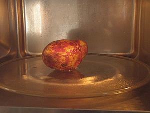 微波烤红薯的做法步骤6
