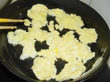 韭菜炒鸡蛋的做法步骤4