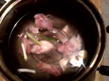 原味鸡骨火腿汤的做法步骤4