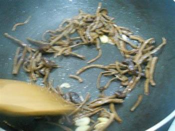 茶树菇烩肉片西芹的做法图解10